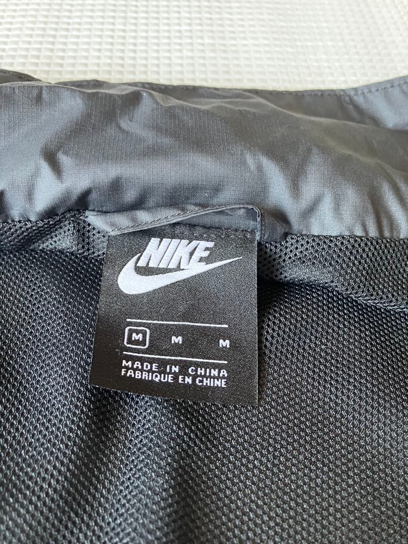 NIKE ウィメンズフロールウーブンジャケット