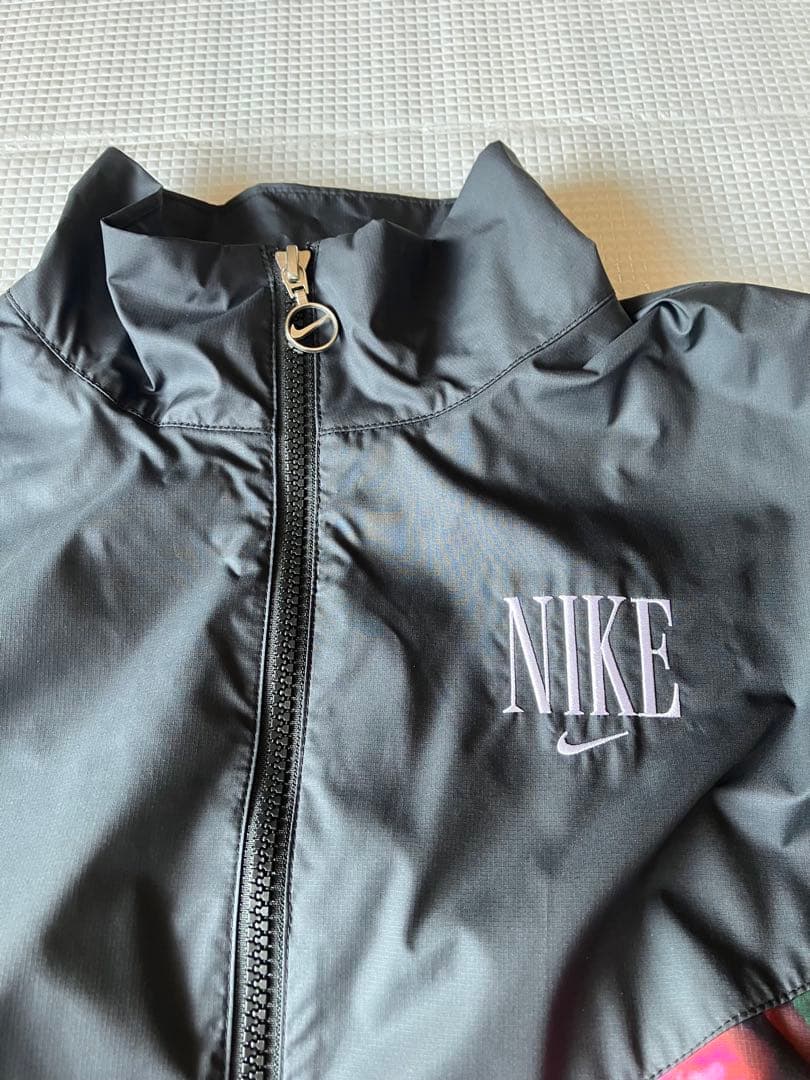 NIKE ウィメンズフロールウーブンジャケット