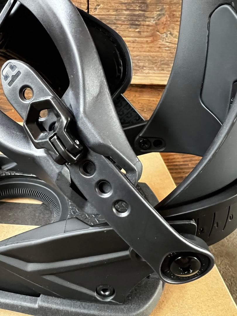 c*n様 新品　UNION STRATA ビンディング ブラック S 24-25