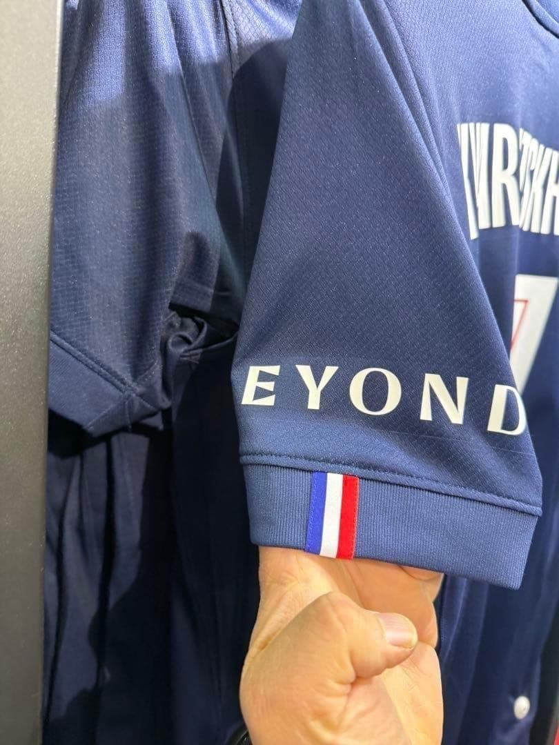 日本未対応 BEYOND 入り　PSG パリ市内公式ストア購入　クヴァラツヘリア