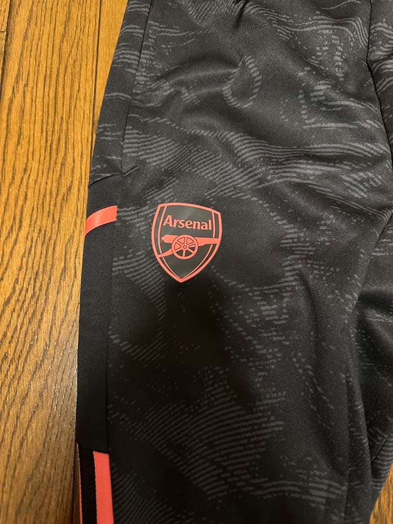 【新品タグ付き】Arsenal トレーニングパンツ M 黒/ピンク　ジャージ