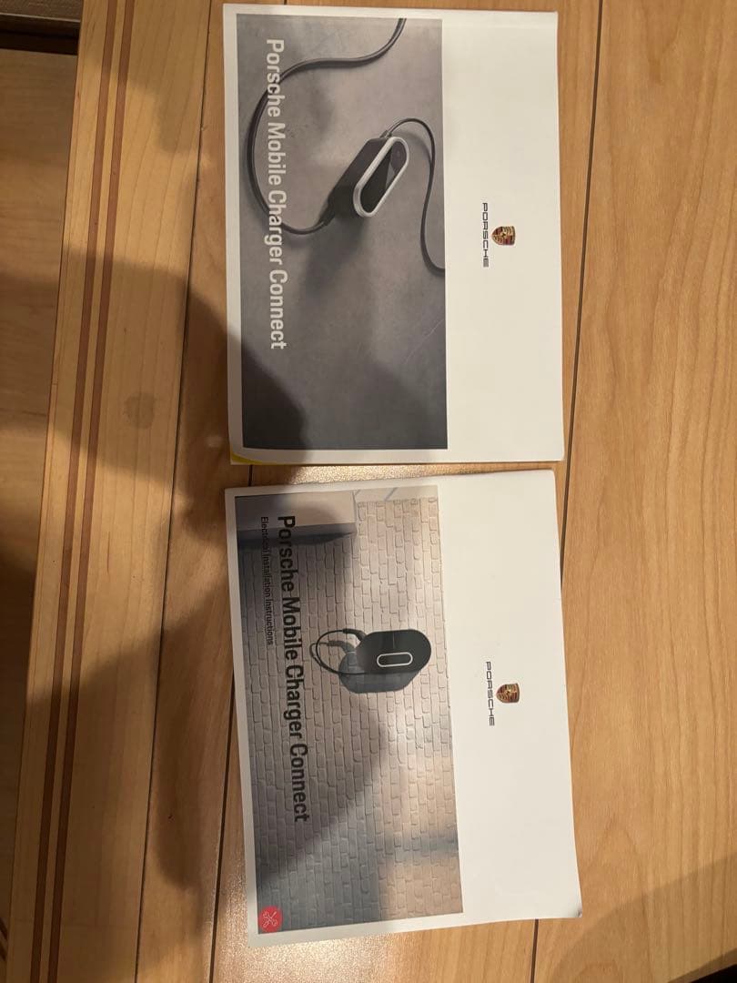 ポルシェ 純正　タイカン　モバイルチャージャーコネクト 充電器　液晶　無線　EV