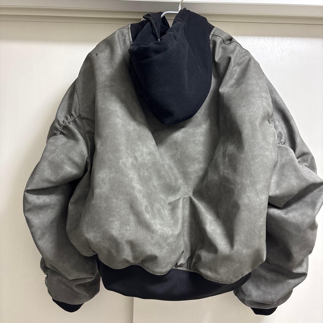 グレー ボンバージャケット フード付き