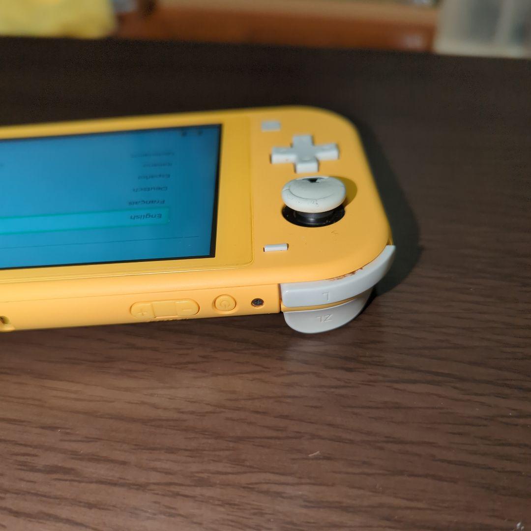 1*6様 ニンテンドースイッチライト　イエロー