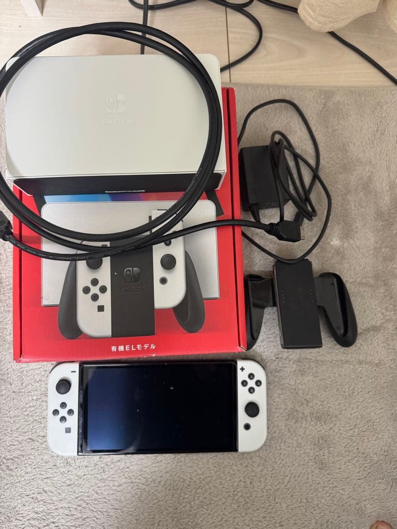 Nintendo Switch 有機ELモデル本体とホワイトJoy-Conセット