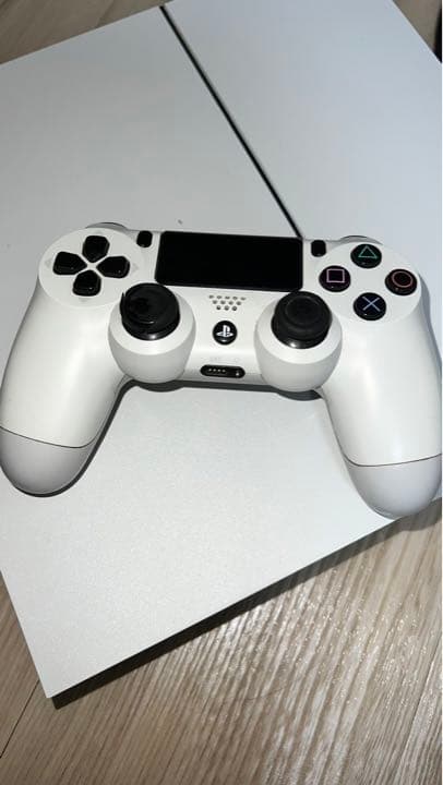 美品PS4 本体CUH-2000Aプレイステーション4このまま遊べるセット