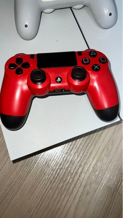 美品PS4 本体CUH-2000Aプレイステーション4このまま遊べるセット