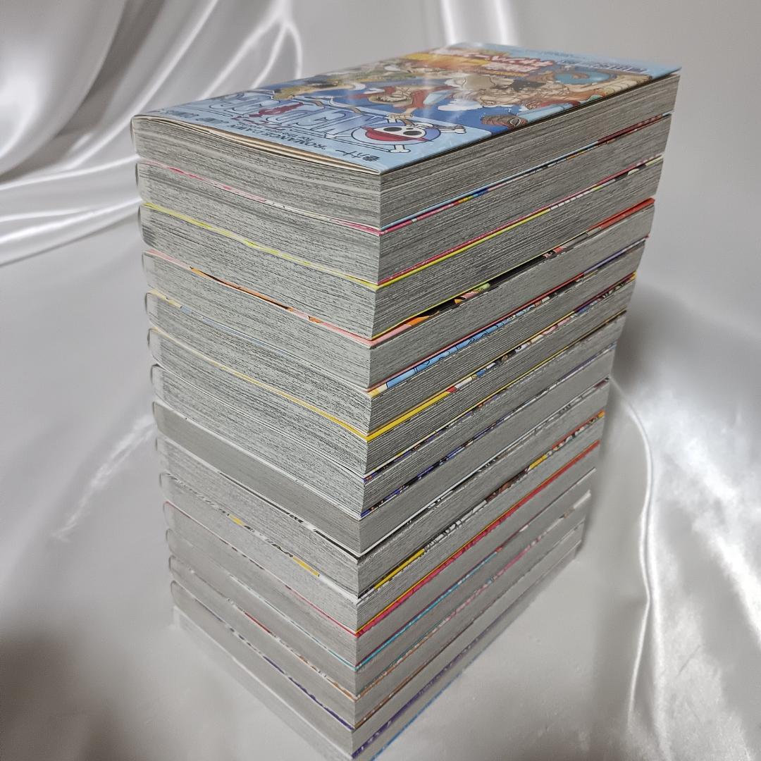 【美品！ほぼ全巻初版！帯付き巻多数！ワンピース　全114巻+関連本　計119冊】