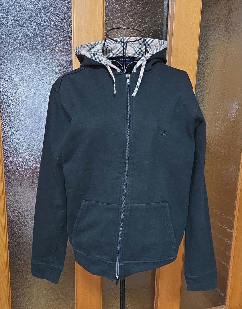 【BURBERRY LONDON 】フード付き 黒ジッパーパーカー Lサイズ