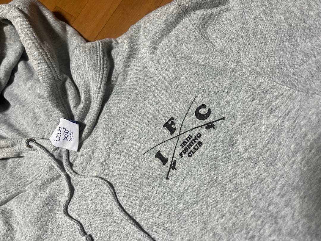 アイリーフィッシングクラブ　Mサイズ　パーカー