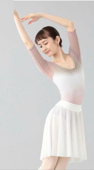 未使用　チャコット　レオタード　М　グラデーション