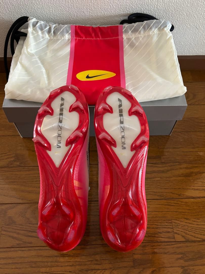 NIKE マーキュリアル　ヴェイパー 16 FG LV8