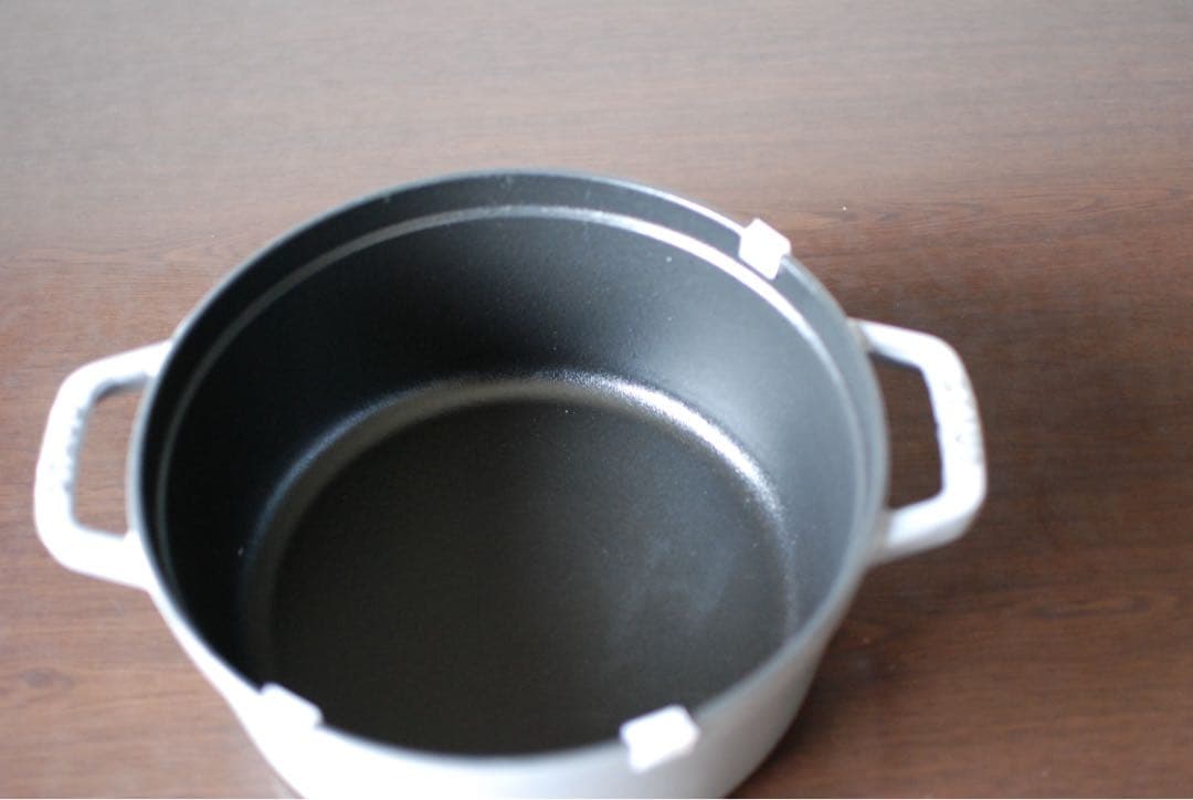 ストウブSTAUB LA COCOTTE 24㎝　ホーロー鍋