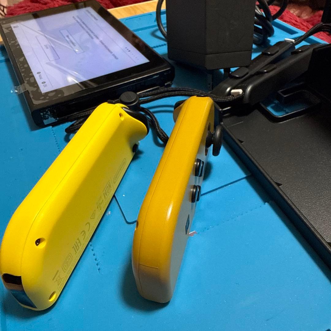 Nintendo Switch 本体ピカチュウイーブイカラージョイコン セット