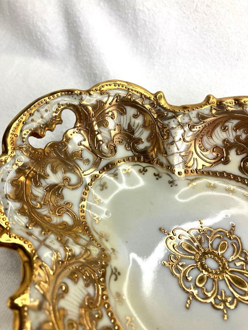 メープルリーフ印OCCO アンティーク小皿金彩レリーフ装飾