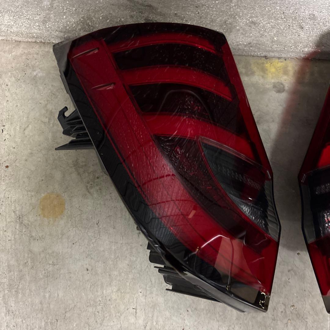 90 ノア テールランプ 左右セット