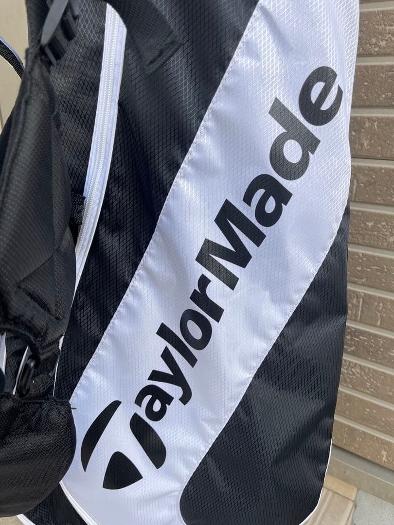 テーラーメイド　キャディバッグ　スタンド型　フードカバーあり