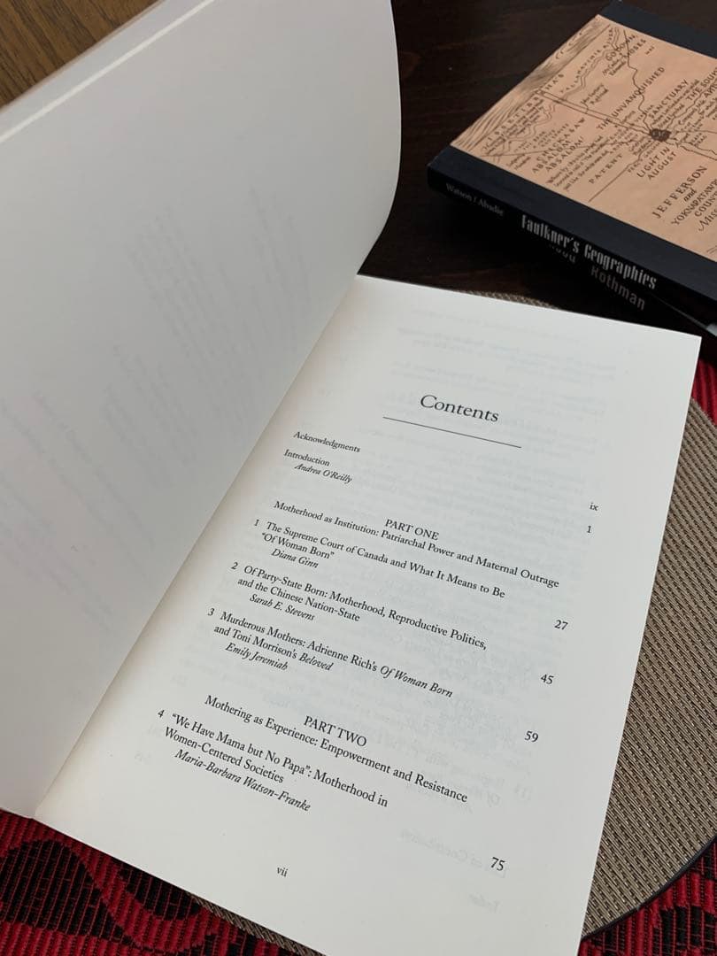 洋書 From Motherhood to Mothering