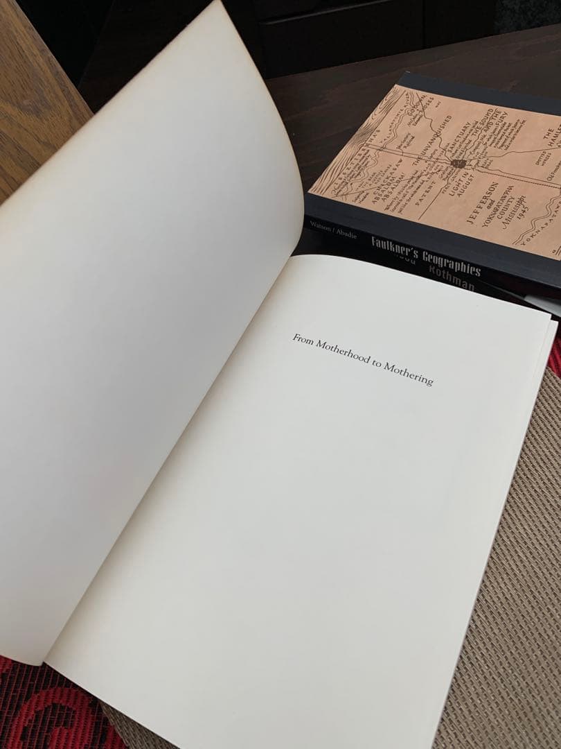 洋書 From Motherhood to Mothering