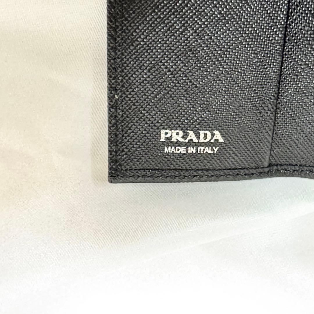 美品☆ PRADA キーケース　4連　レザー　ブラック　三角ロゴ　ICチップあり