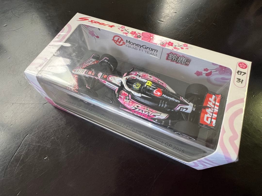 F1 HAAS ハース日本GPカラー1:43 オリバーベアマン