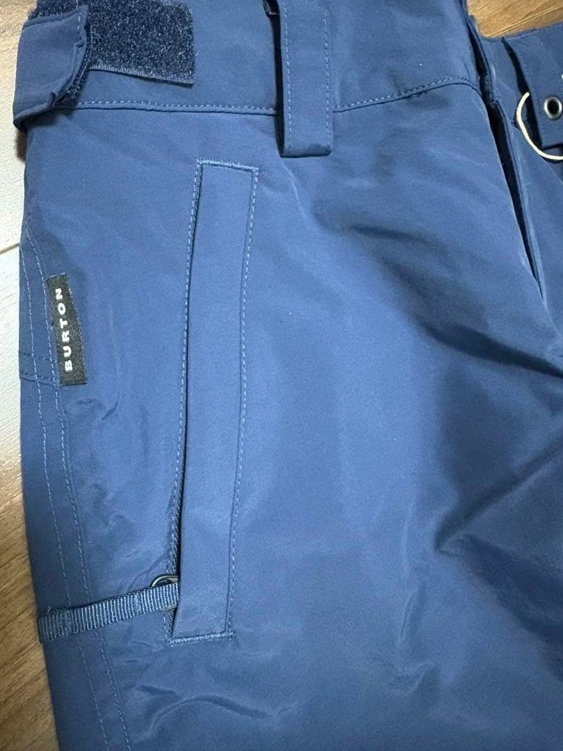 新品　BURTON キッズMサイズ スノーボードウェア上下セット