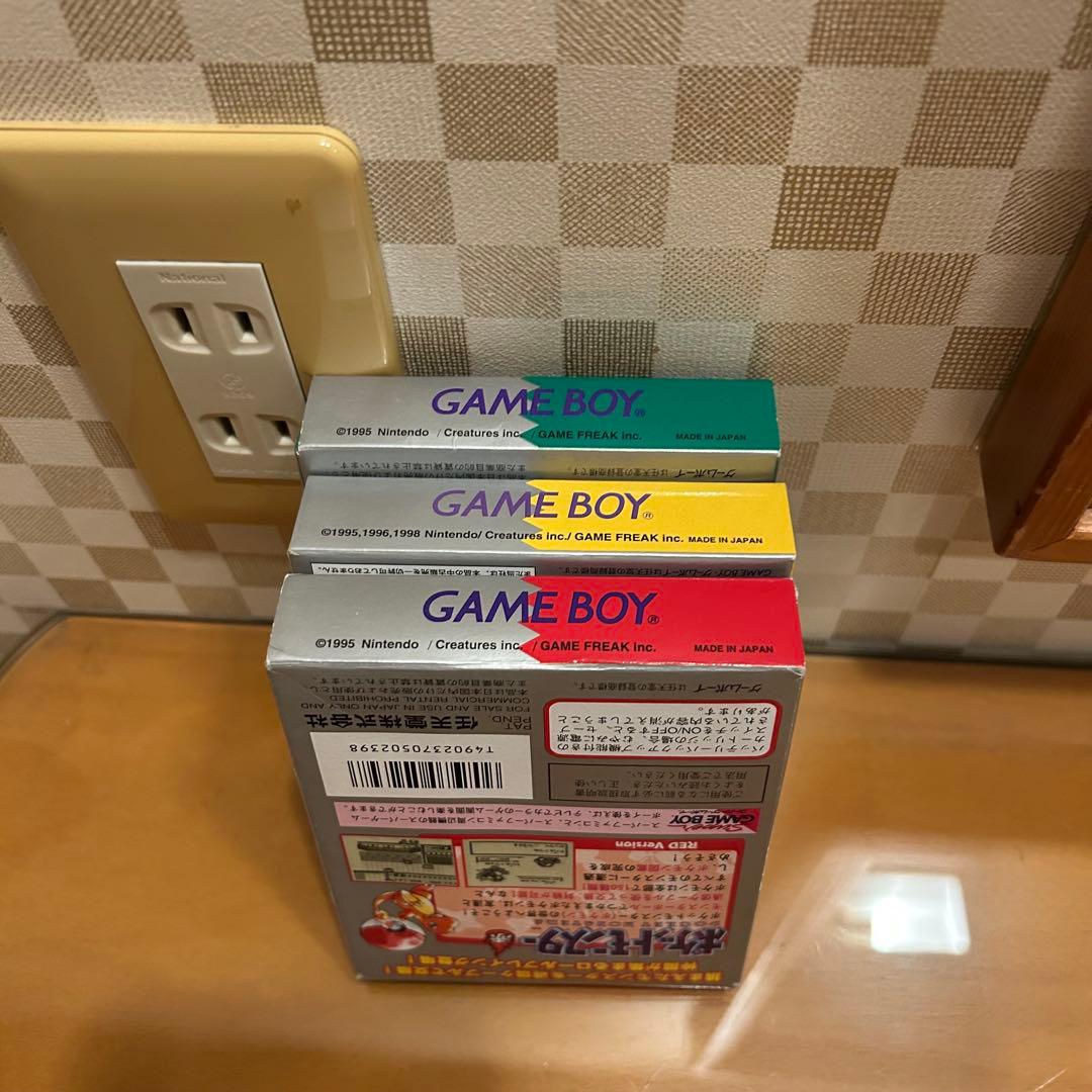 ポケットモンスター　赤　緑　ピカチュウ　箱有　説明書等付　ゲームボーイ　GB