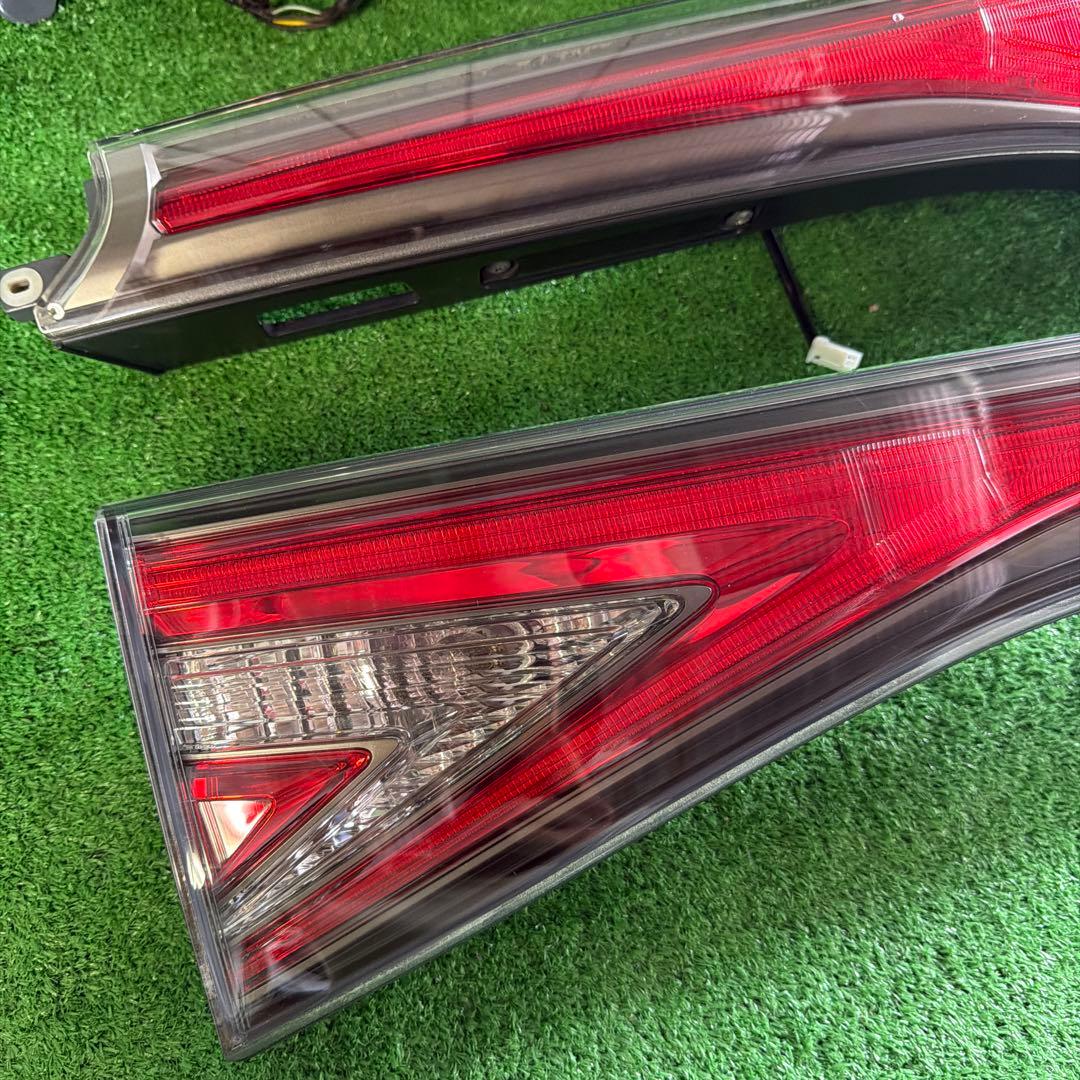 2014年 トヨタ Sai AZK10 後期 純正 左右テールランプセット