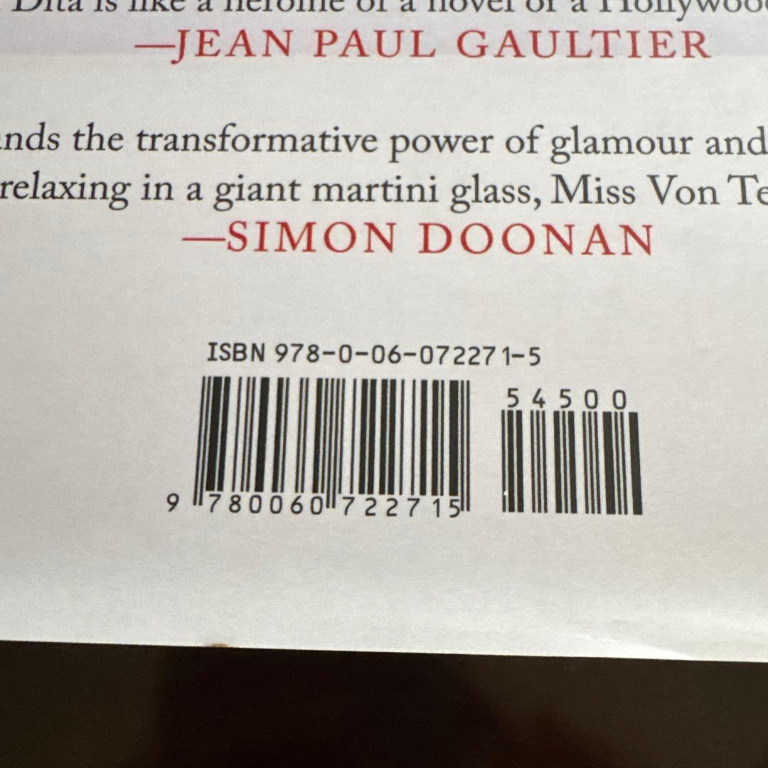 Dita von teese 洋書　大型書　ビューティー本