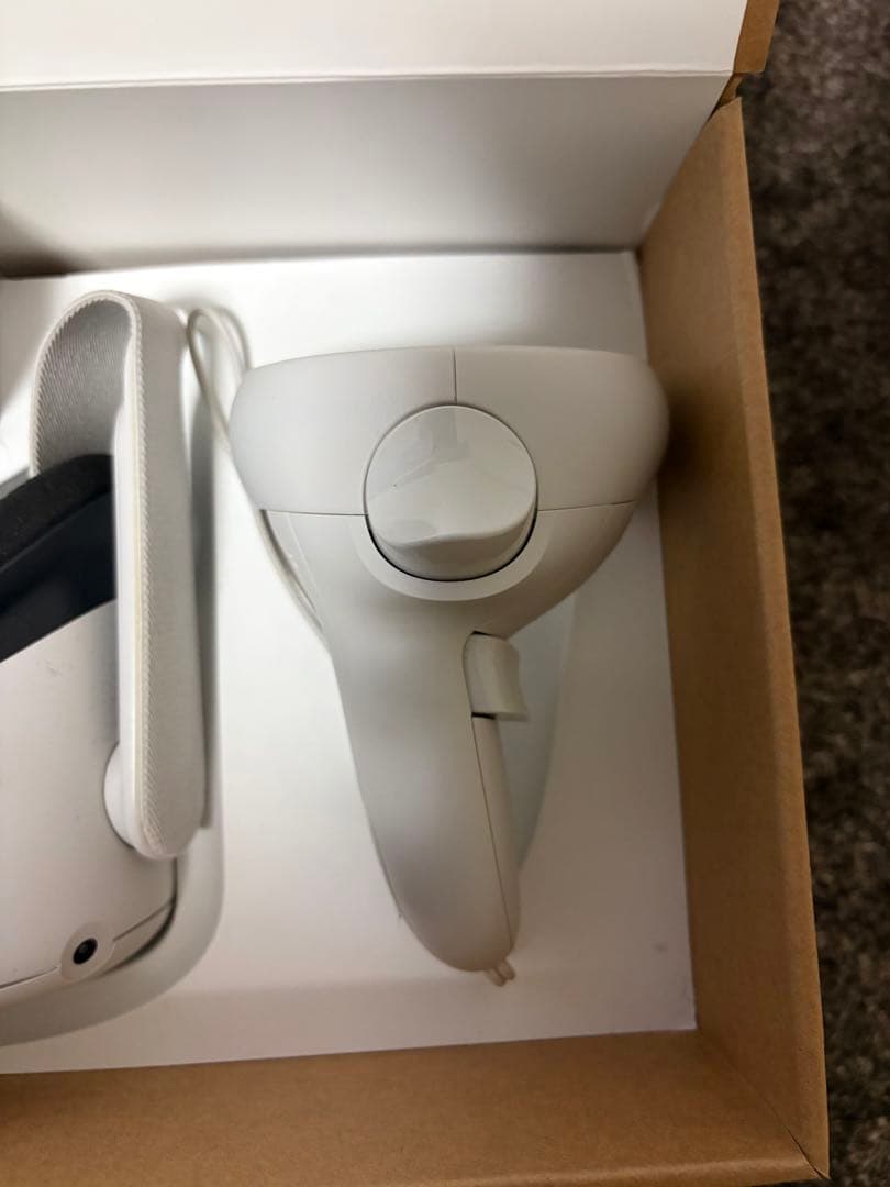  Quest 2 ホワイト ヘッドセットとコントローラーセット