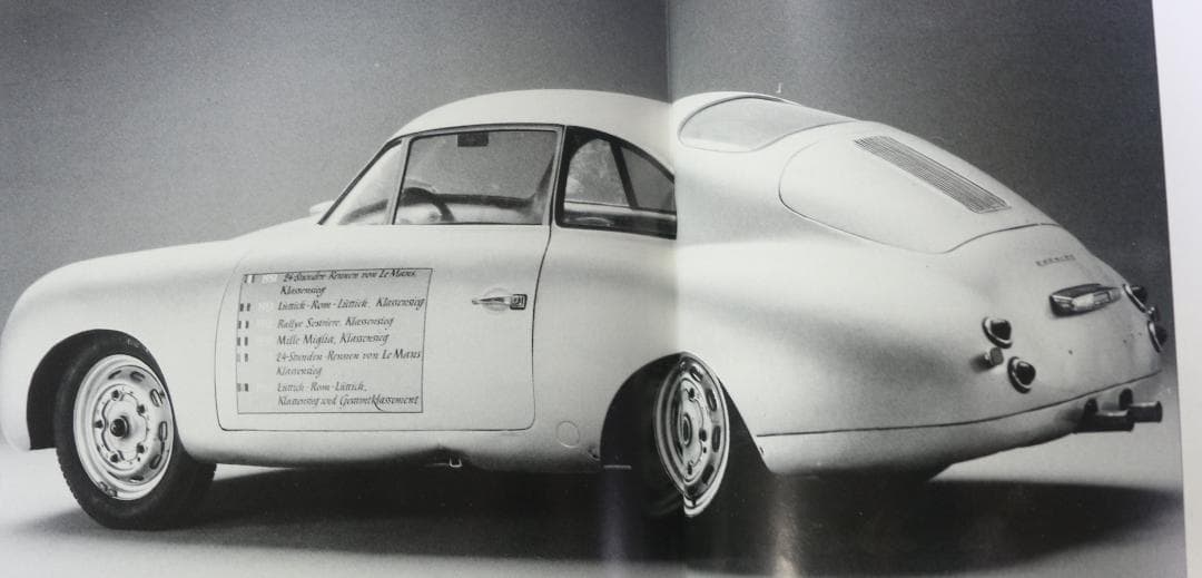 希少　洋書　ポルシ３５６／ＲＳスパイダー関連書籍２冊（翻訳版ではありません）