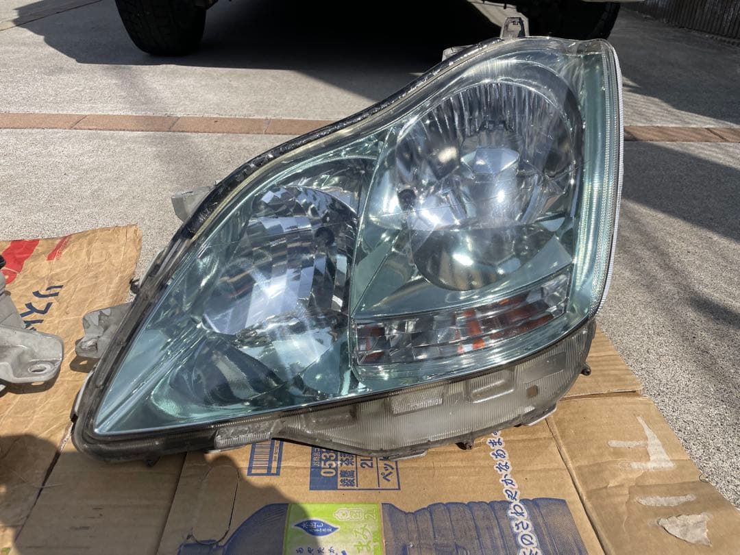 18クラウンヘッドライト左右セット