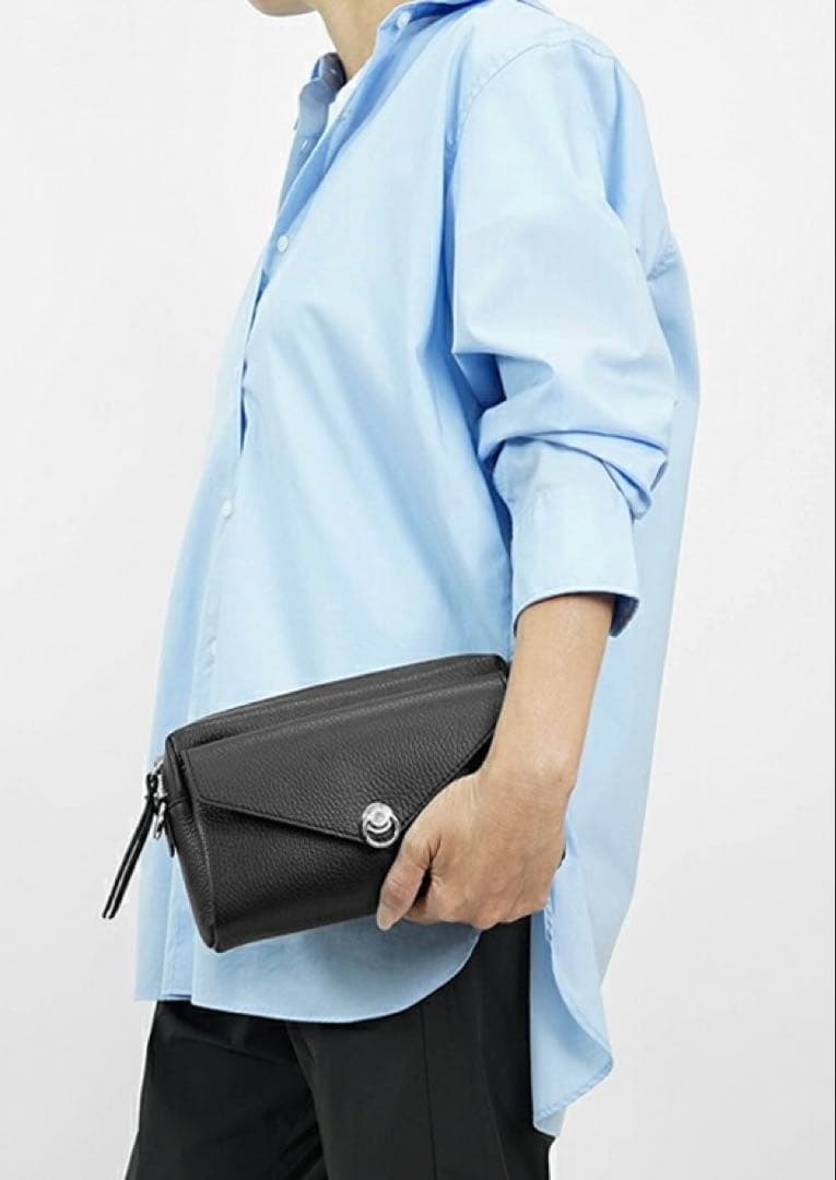 GIANNI CHIARINI ブラック　ショルダーバッグ ジャンニキャリーニ