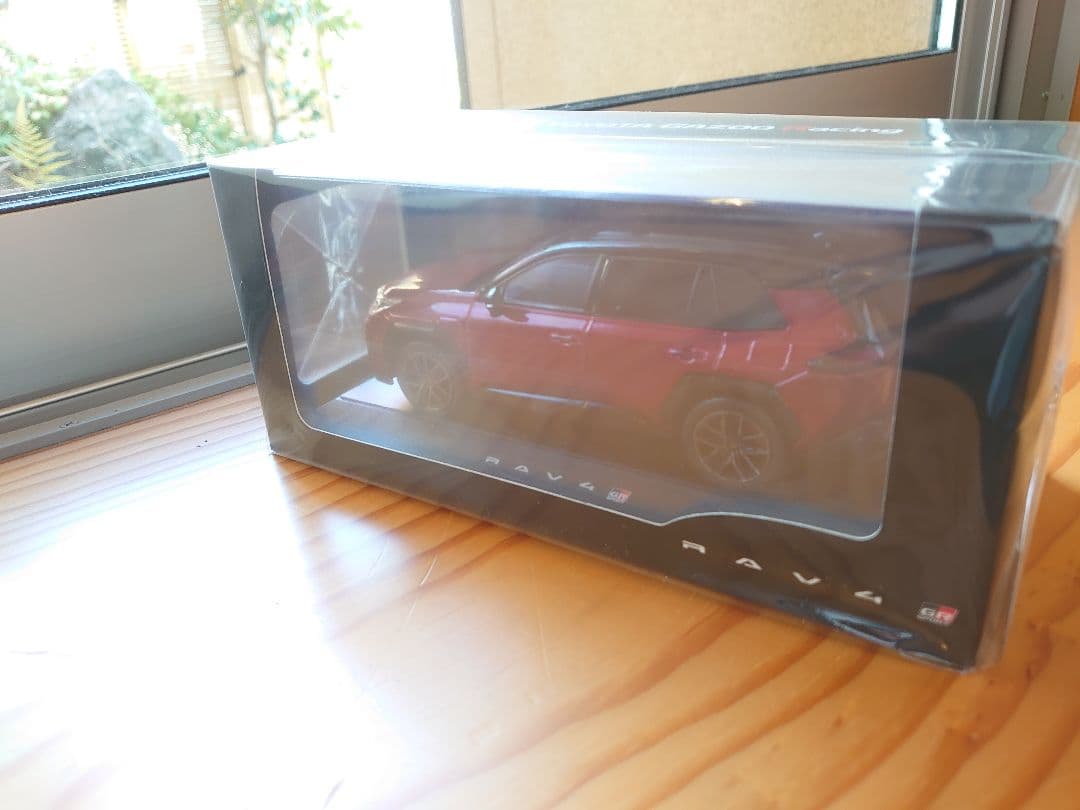 【GRスポーツ】新型RAV4　GRスポーツ　ブラック×レッド　カラーサンプル