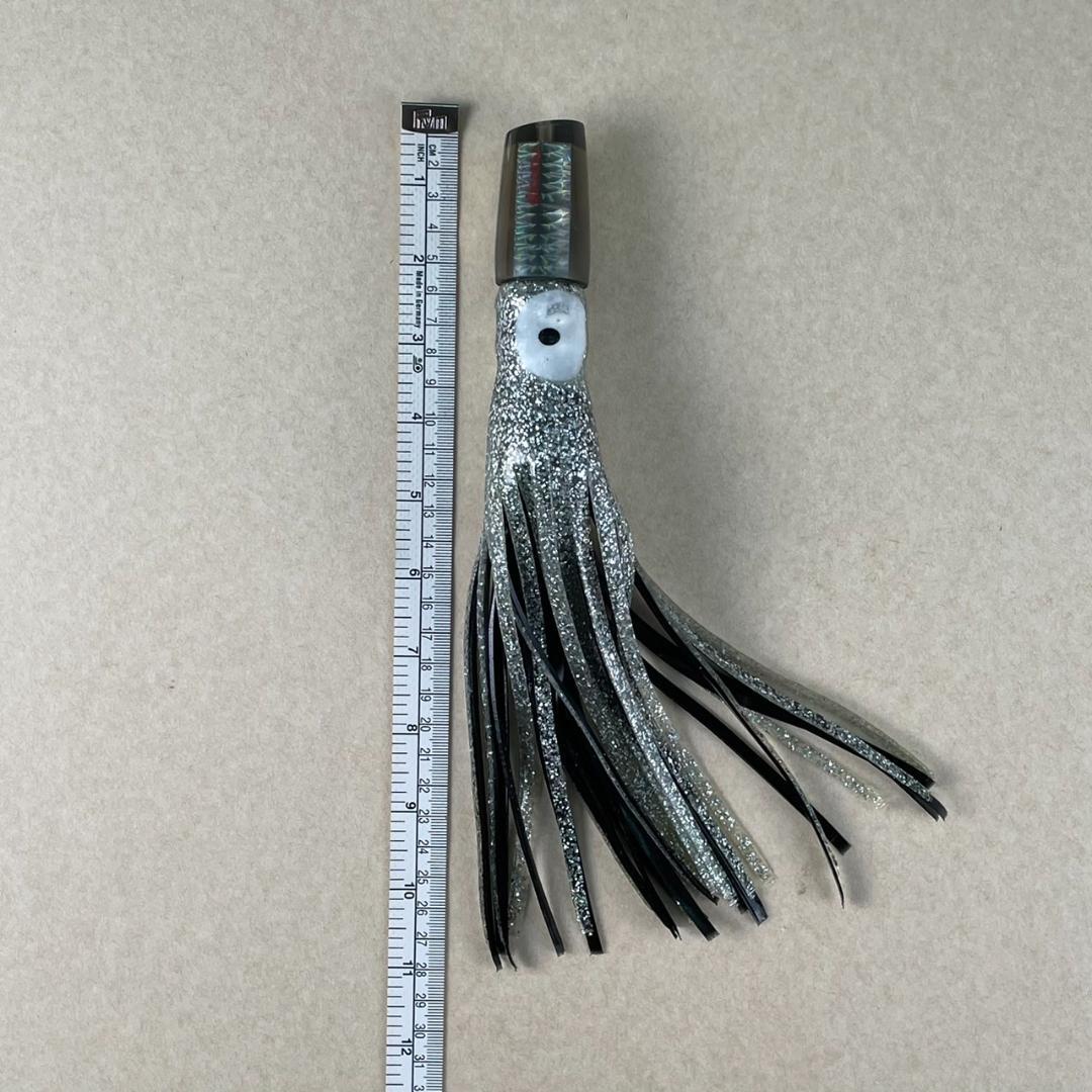 【未使用】トローリング スカートルアー ３本セット 10.5/8号 カジキ 大物