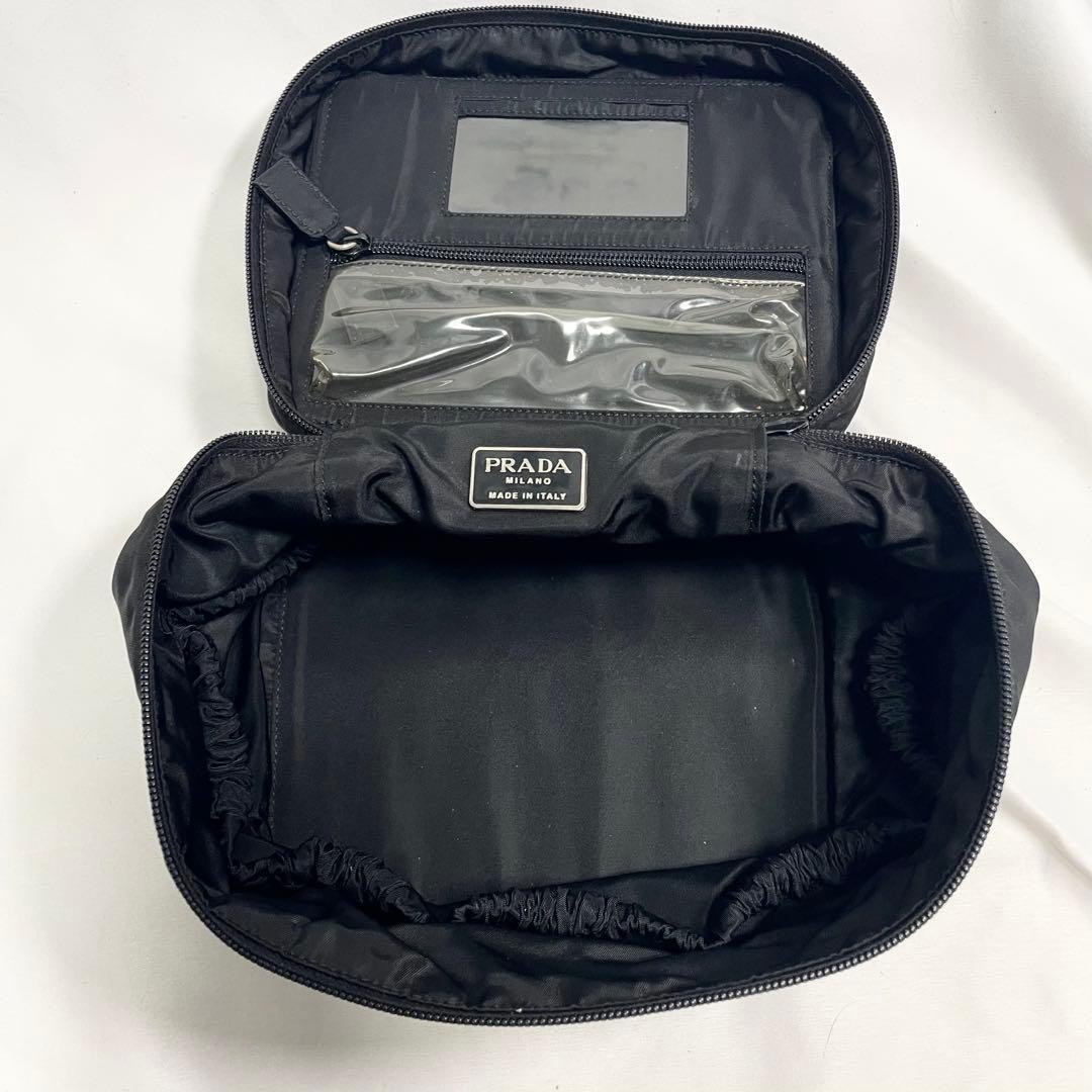 プラダ ブラック ナイロン バニティ ハンドバッグ　コスメバッグ 三角ロゴ 金具