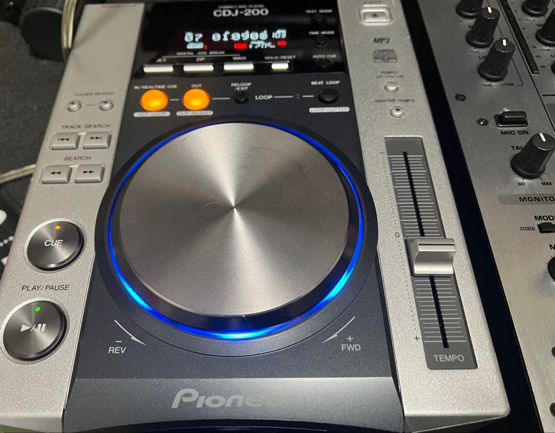 Pioneer CDJ-200 と BEHRINGER DJX700 のセット