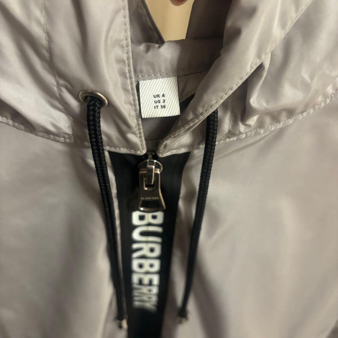 BURBERRY ナイロンパーカー ペールグレー ナイロンジャケット