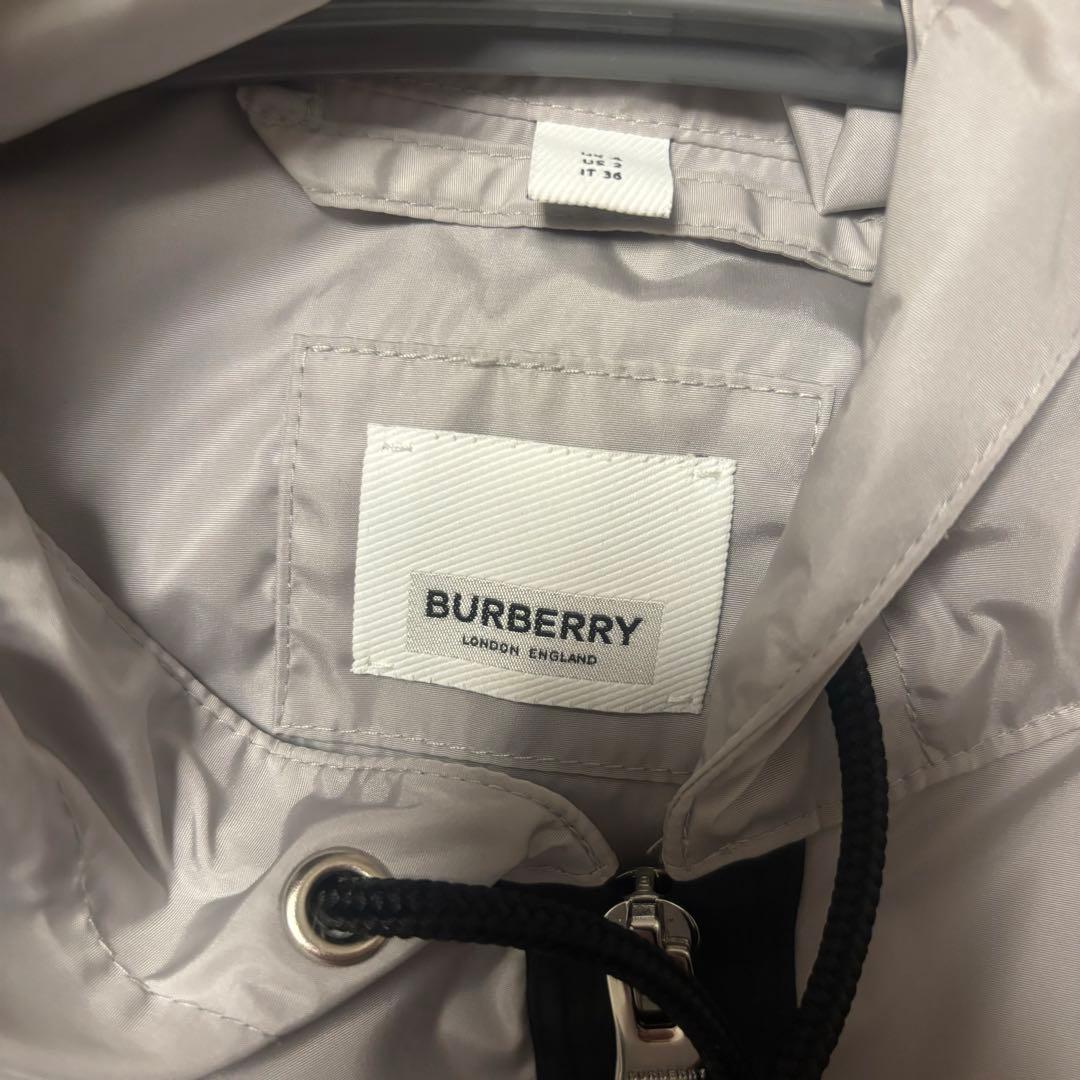 BURBERRY ナイロンパーカー ペールグレー ナイロンジャケット