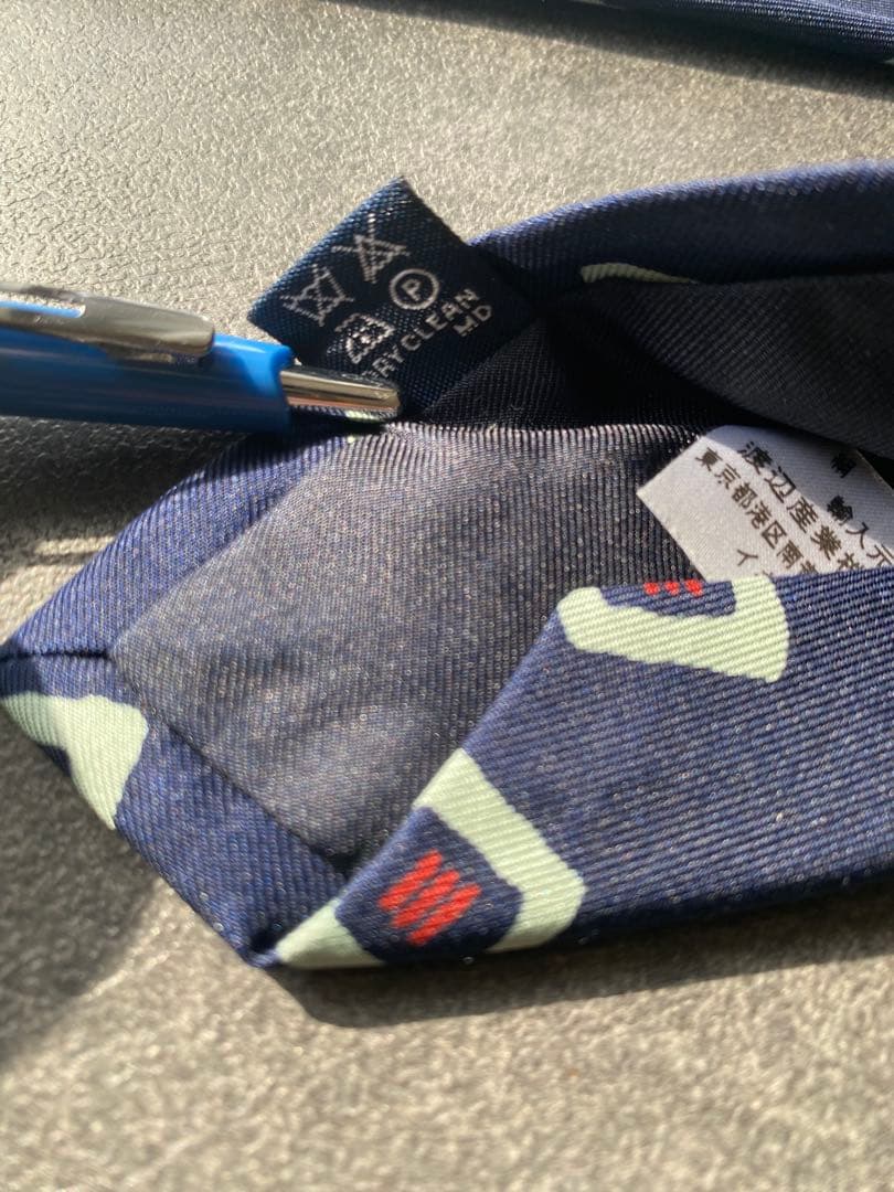 DRAKE'S（ドレイクス） 小紋柄 ダイヤモンドモチーフ シルクタイ