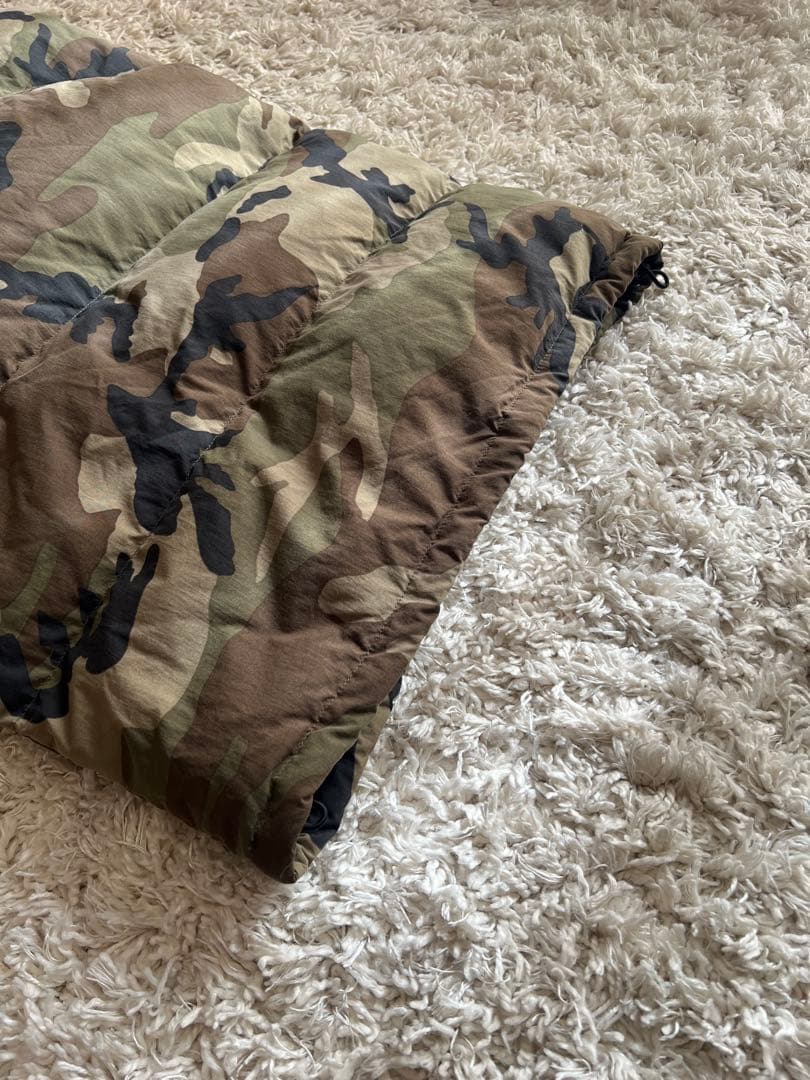 The North Face 迷彩ダウンベスト