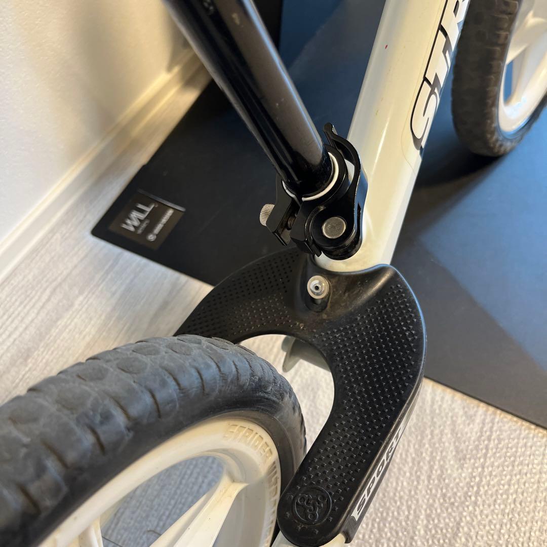 ストライダー 12インチ セーブ・ザ・チルドレン・ジャパンモデル　白