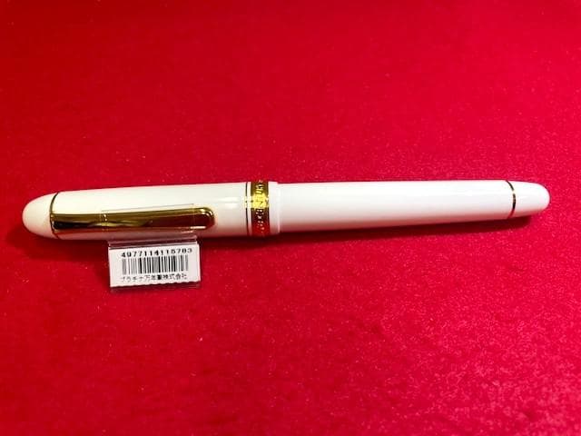 未使用品 プラチナ万年筆 センチュリー 3776 シュノンソーホワイトF 即送