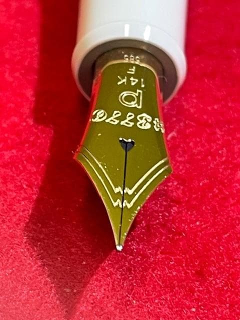 未使用品 プラチナ万年筆 センチュリー 3776 シュノンソーホワイトF 即送