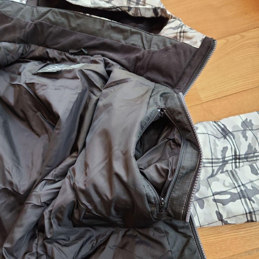 スキーウエア　上・kissmarkメンズS、下・FABLICE160、ニット帽付