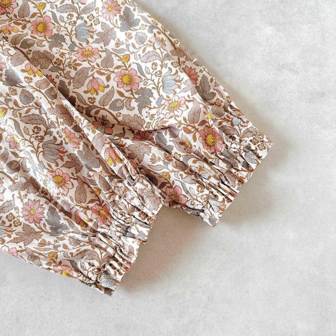 ホビーラホビーレ タナローン　リバティ　花柄　スタンドカラー　フリル　ブラウス