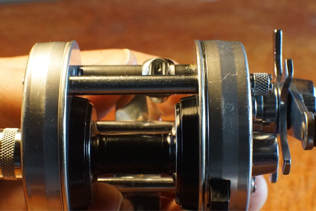 ABU アンバサダー 2500C メンテ済 フレーム修正済