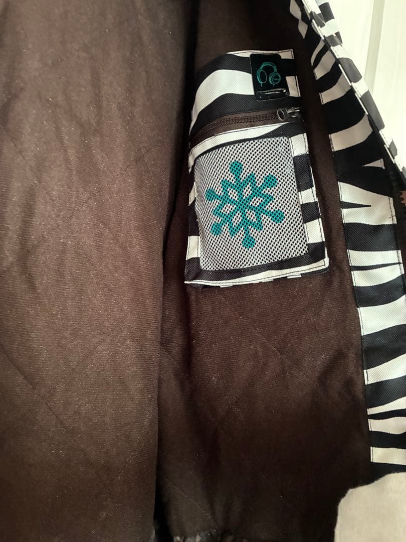 ICEPARDAL ゼブラ柄 スノーボードジャケット 美品 ベンチレーション有