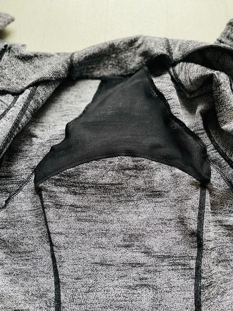 ルルレモン ディファインジャケットUS6 黒白 ジップアップ ヨガ