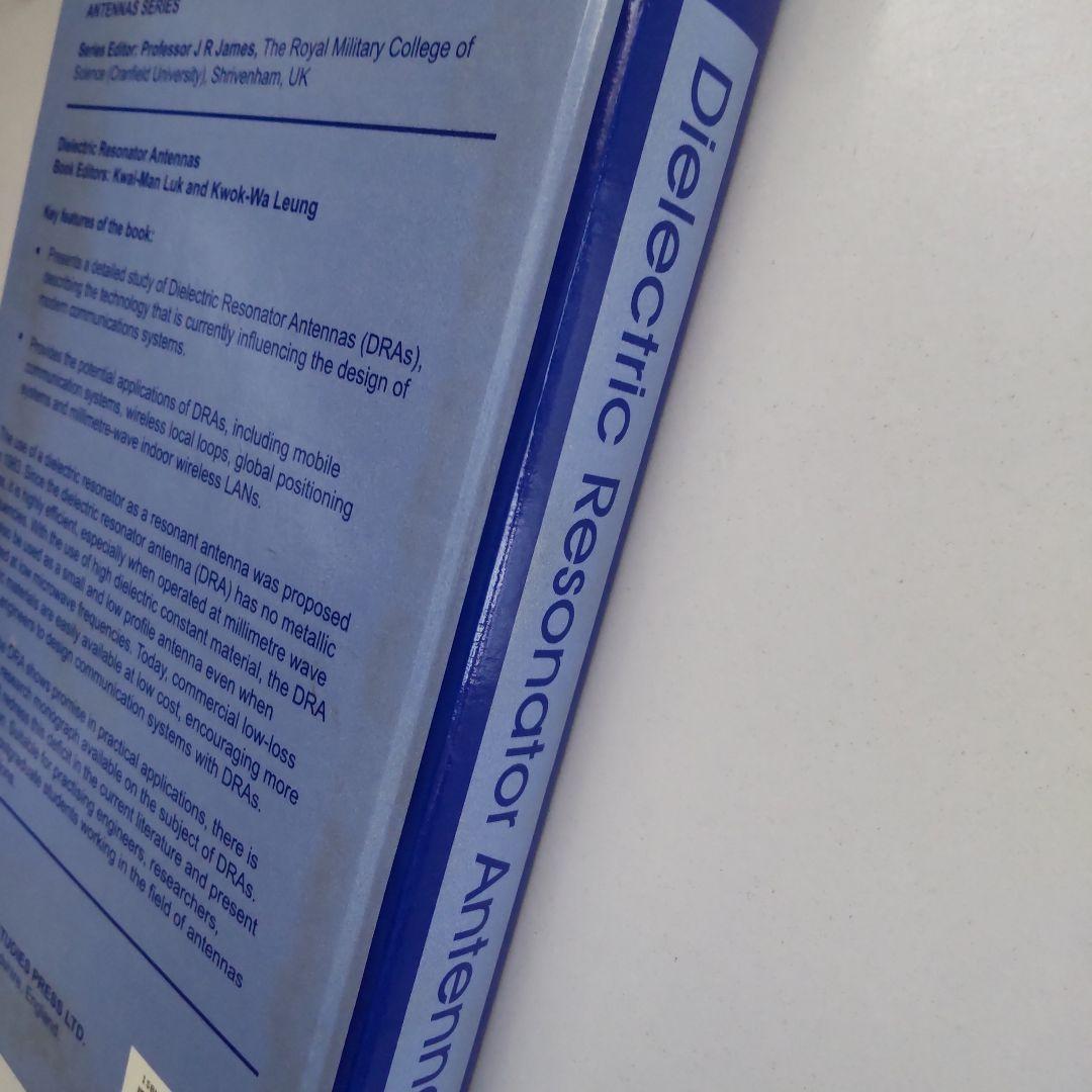 洋書 Dielectric Resonator Antennas